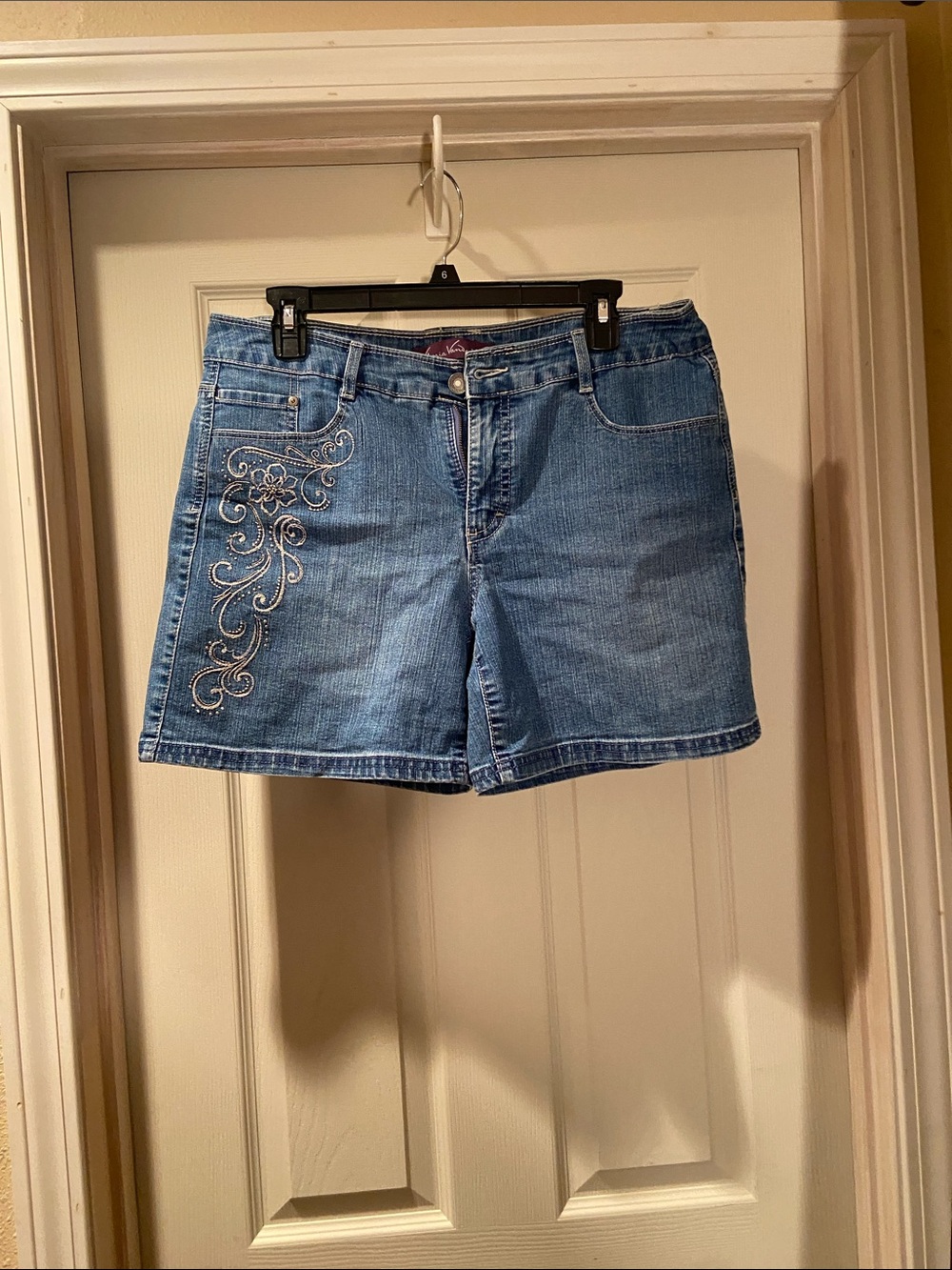 Gloria Vanderbilt Light Blue Denim Shorts with Embroidery